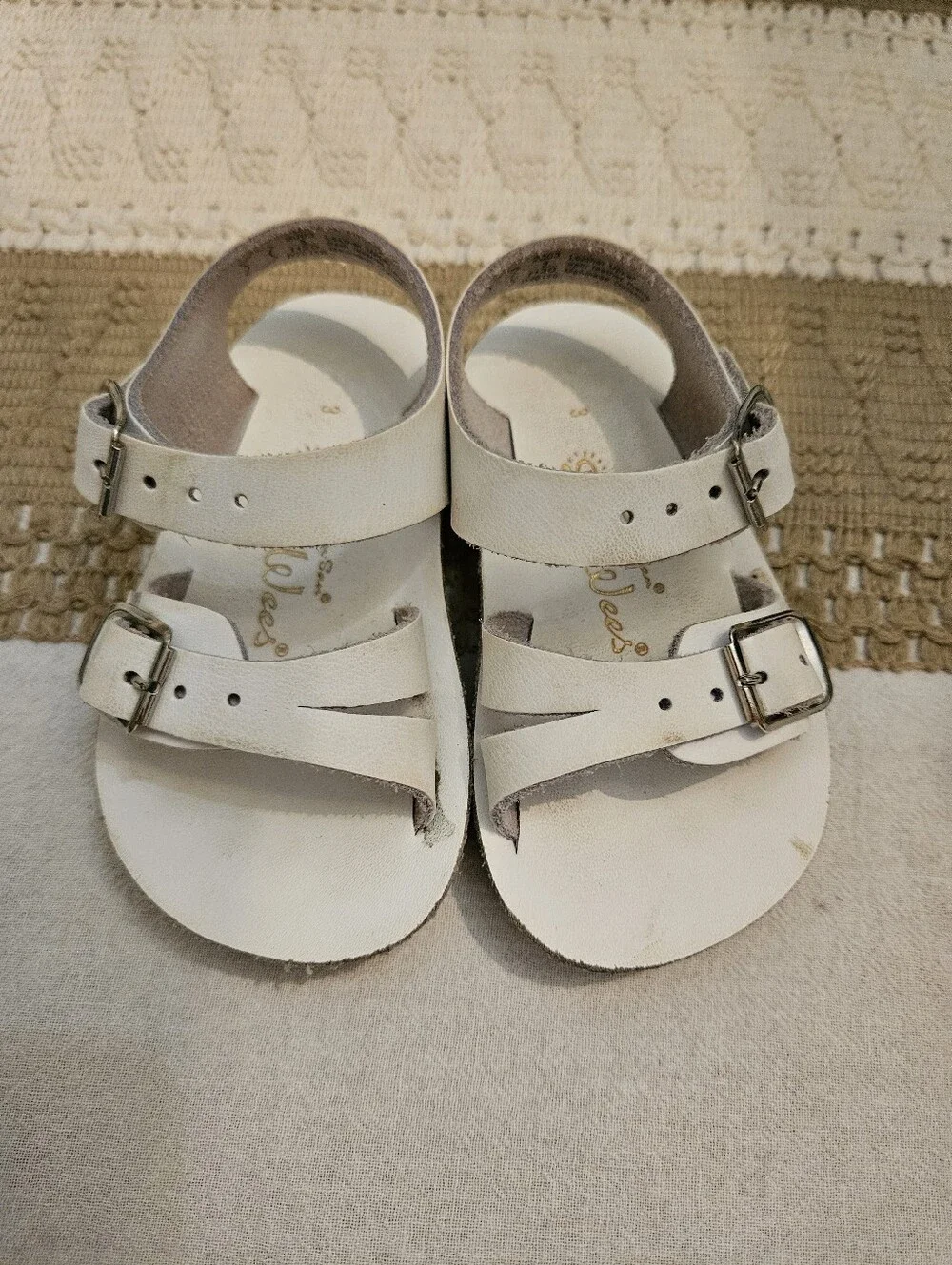 Sea Wees White Sandals | Size 3